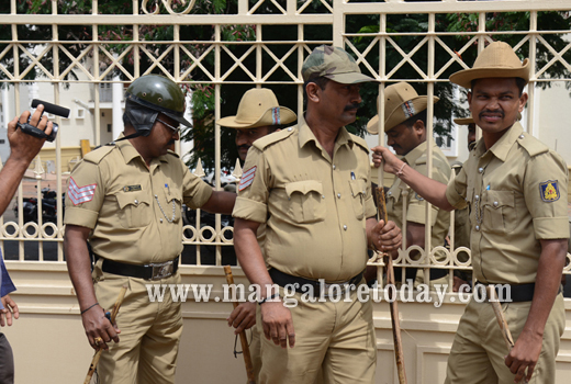 NRSS portray black flag against Sadananda Gowda and Veerappa Moily 1